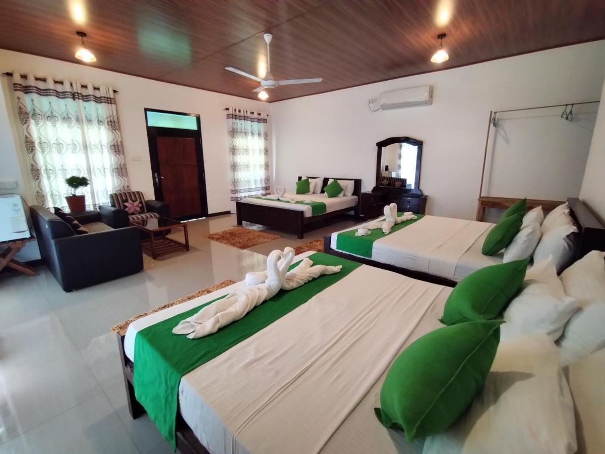 Village Mango Resort Yala Tissamaharama Exteriör bild