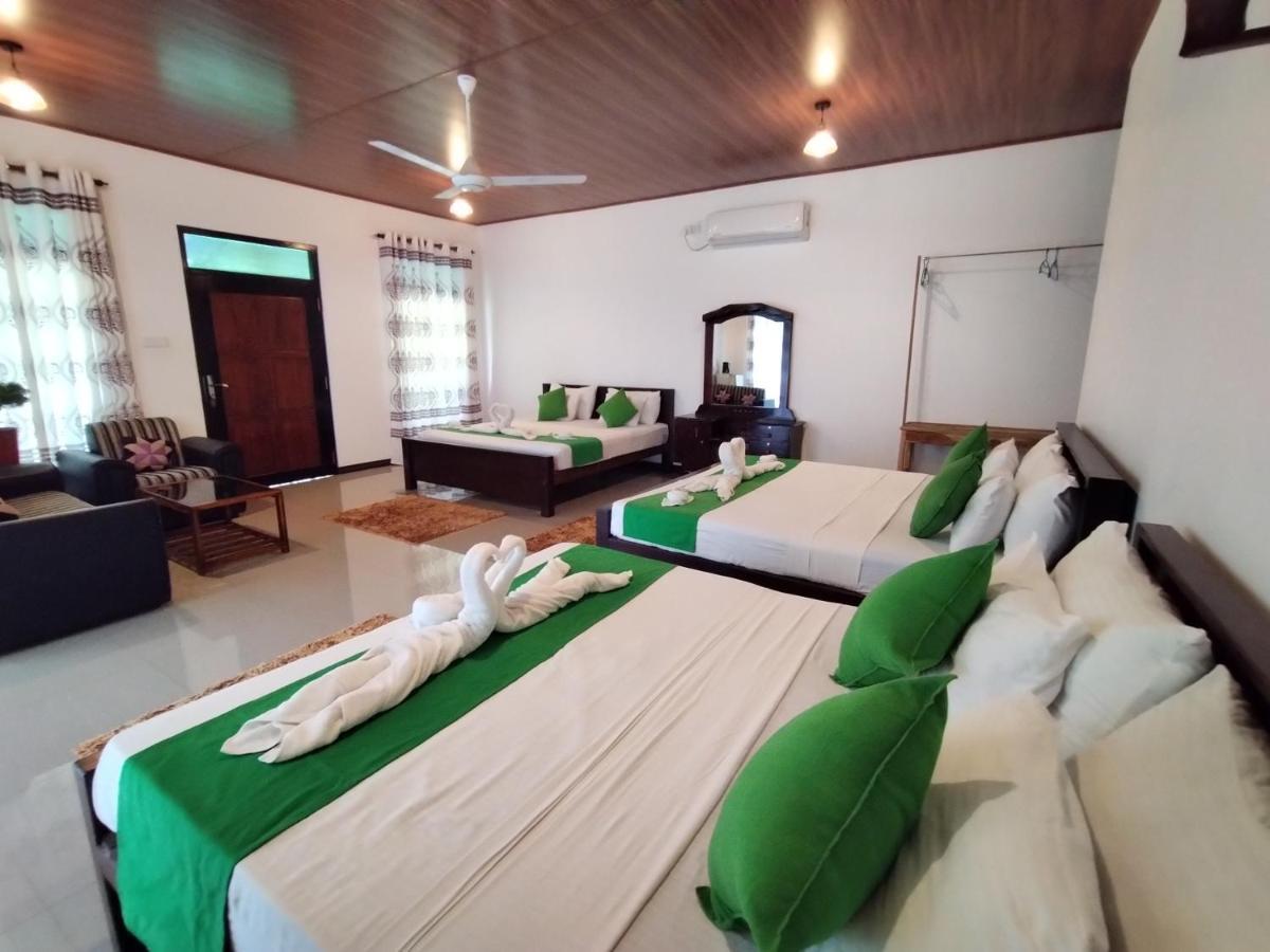 Village Mango Resort Yala Tissamaharama Exteriör bild