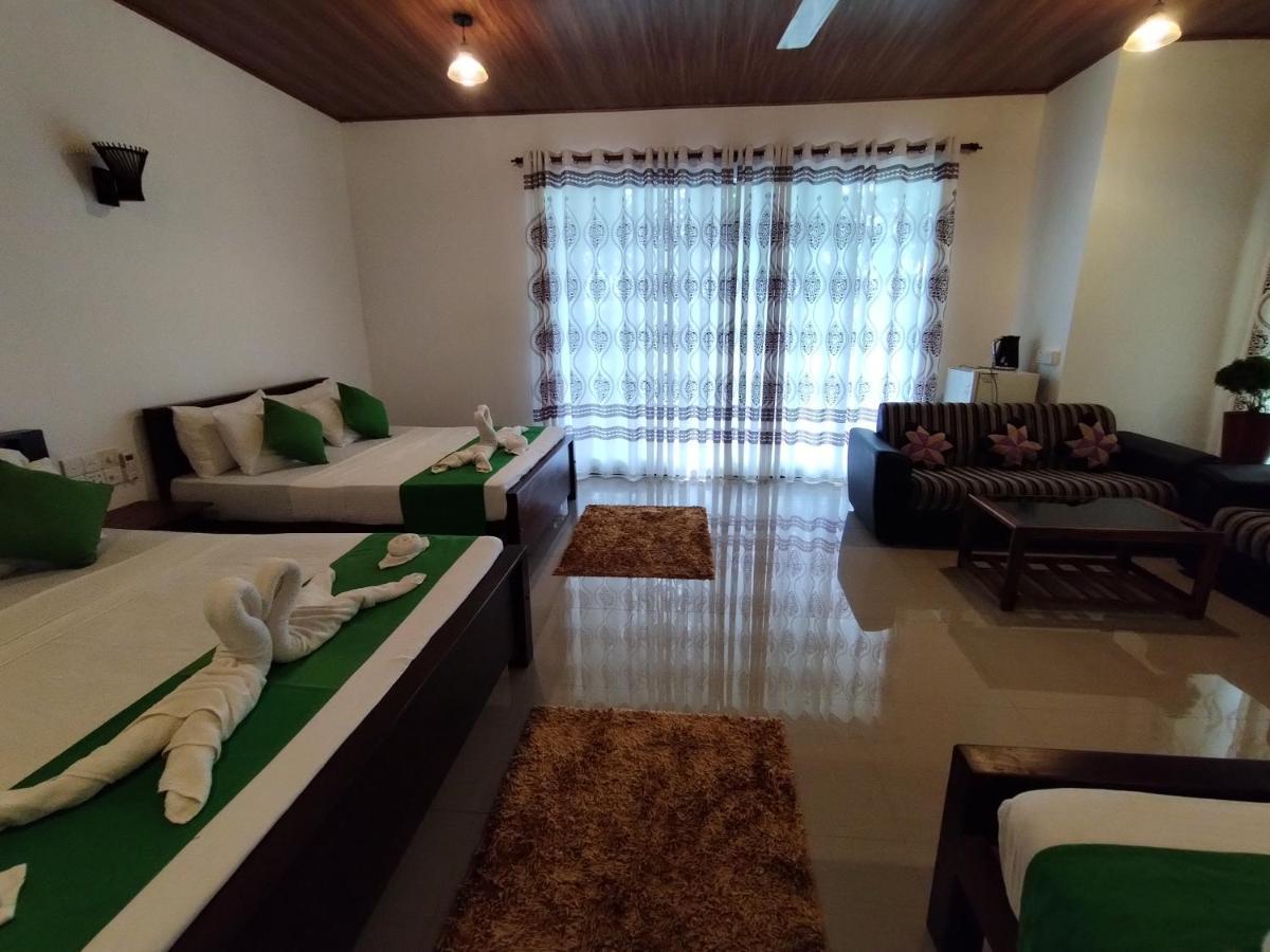 Village Mango Resort Yala Tissamaharama Exteriör bild