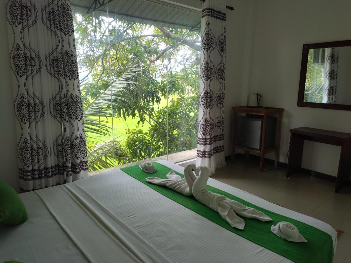 Village Mango Resort Yala Tissamaharama Exteriör bild