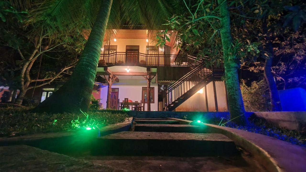 Village Mango Resort Yala Tissamaharama Exteriör bild
